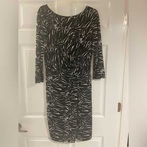 Kenneth Cole Dresses & Skirts - Kenneth Cole black and white body con women’s size L dress.